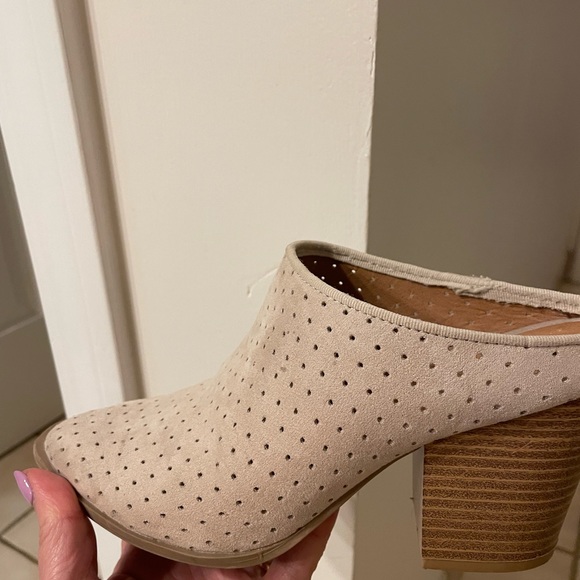 Cupid Tan Booties - Picture 4 of 4